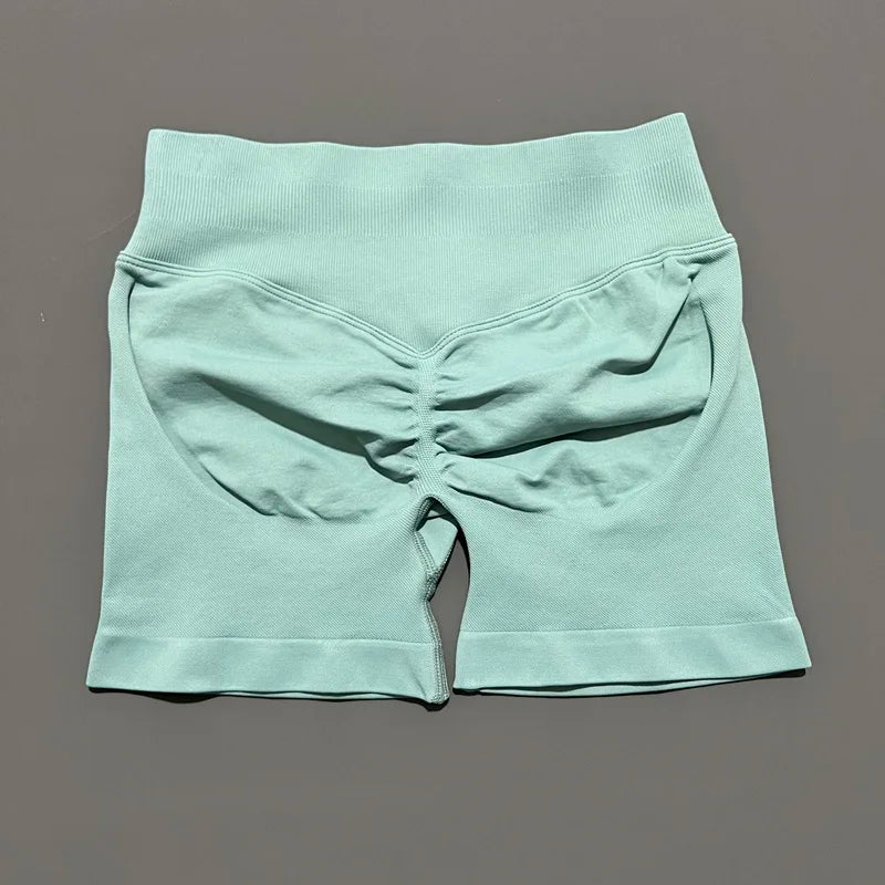 Short Débora
