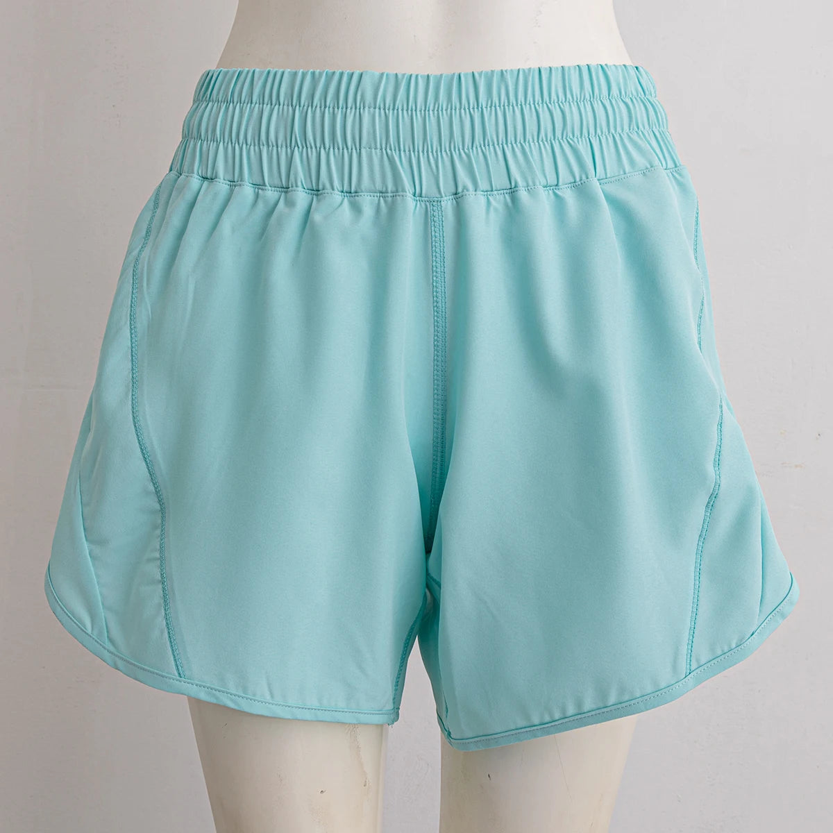 Short Larissa