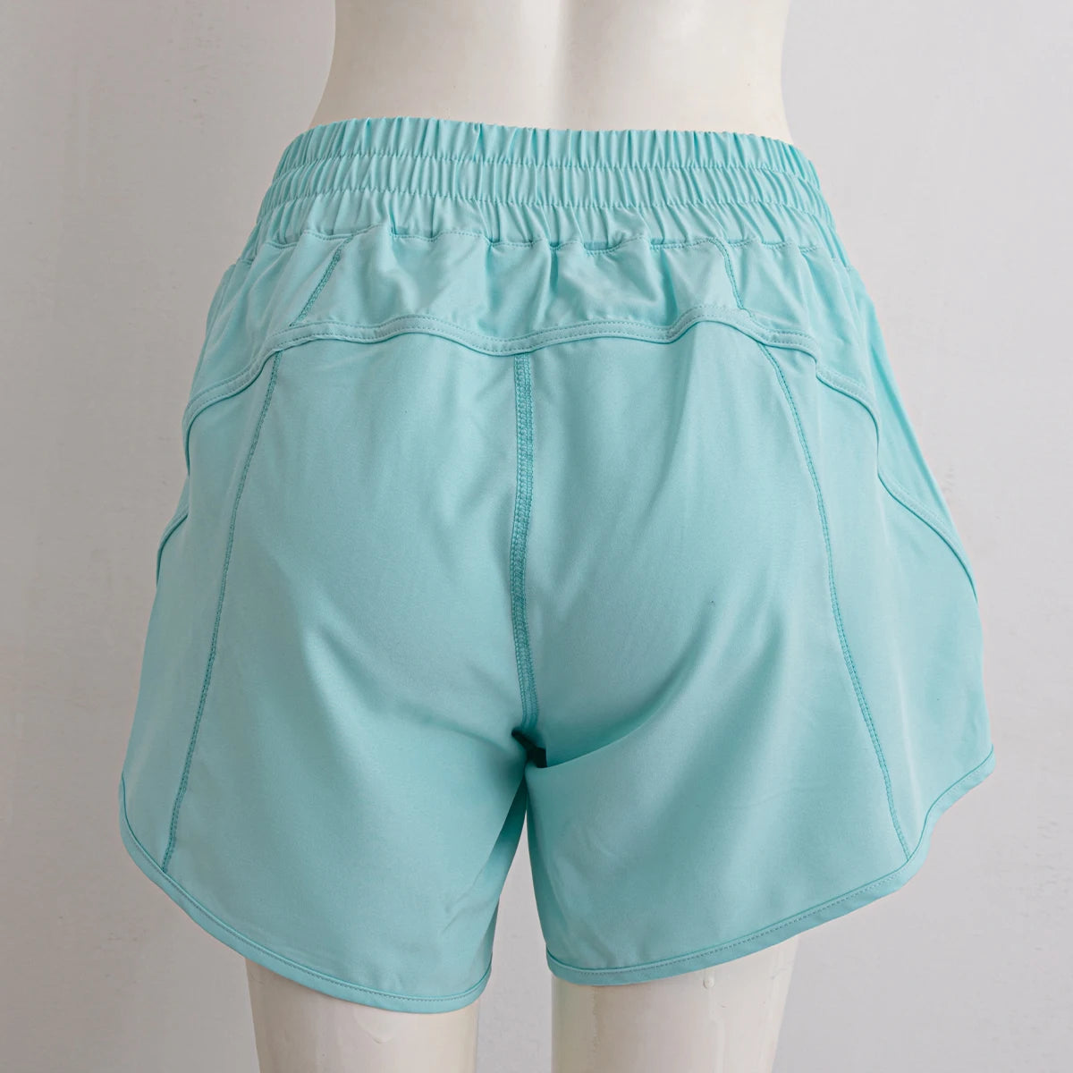 Short Larissa