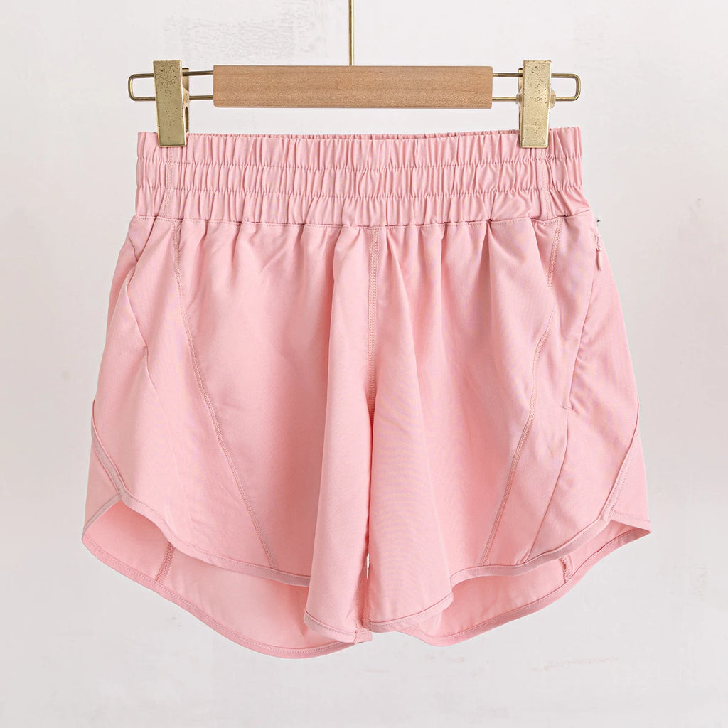 Short Larissa